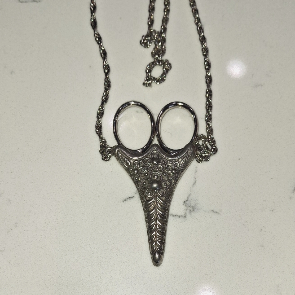 Elegant Silver Scissor Pendant Necklace